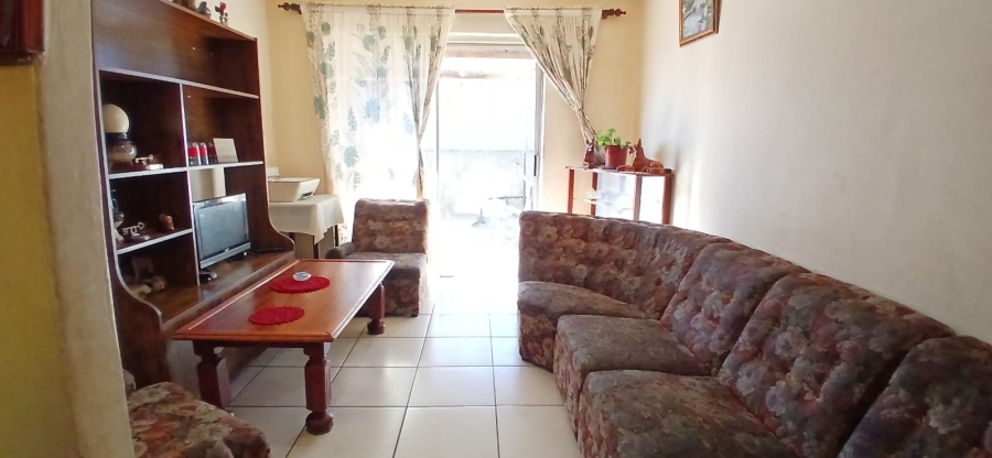 3 Bedroom Property for Sale in Lentegeur Western Cape
